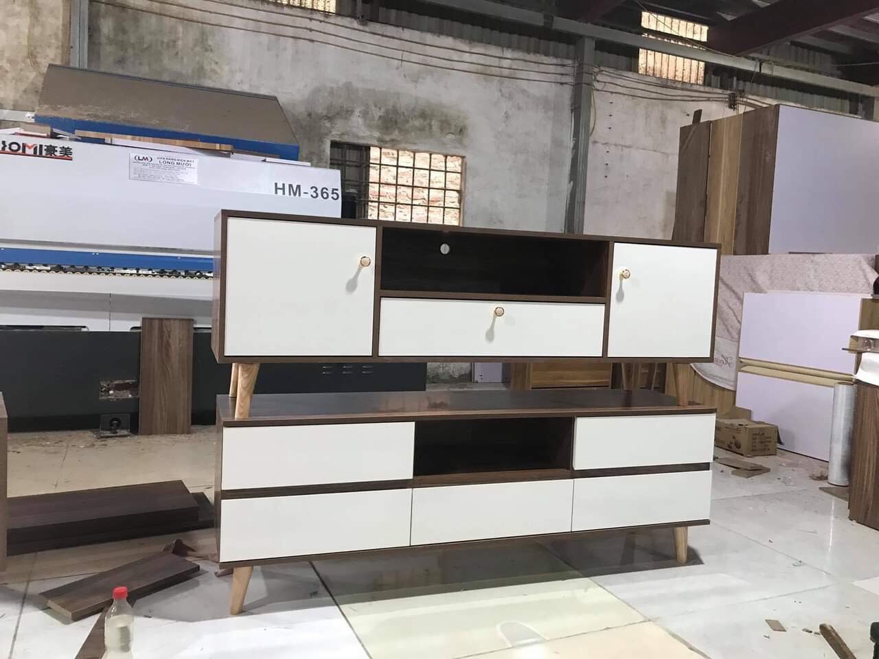 kệ tivi phòng khách dài 1,8m và 2m giá rẻ gỗ công nghiệp